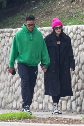 Pasadena, CA - *EXCLUSIVE* - Pregnant Jessie J covers up her growing baby bump in a black coat as she goes to the Rose Bowl Flea Market with her boyfriend Chanan Colman and friends on Sunday.  The "Price tag" The singer, 34, revealed on Friday that she is expecting in an emotional Instagram video set to her song "Sunflower.""I am so happy and terrified to finally share this," she wrote showing a positive pregnancy test.  The news comes just a little over a year after the singer shared the devastating news that she had suffered a miscarriage.  Jessie J gave an emotional, two-hour acoustic gig in front of around 200 fans at The Hotel Cafe in LA in November 2021 just a day after suffering a miscarriage, sharing the news with the audience gathered at the venue.  During the intimate gig, Jessie spoke of how devastated she was and told how she had been told in 2015 that she would never have children.  Pictured: Jessie J, Chanan Colman BACKGRID USA 9 JANUARY 2023 USA: +1 310 798 9111 / usasales@backgrid.com UK: +44 208 344 2007 / uksales@backgrid.com *UK Clients - Pictures Containing Children Please Pixelate Face Prior To Publication*