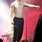 Dan Reynolds shows off Muscular Body while performing Shirtless at Imagine Dragons concert in Toronto