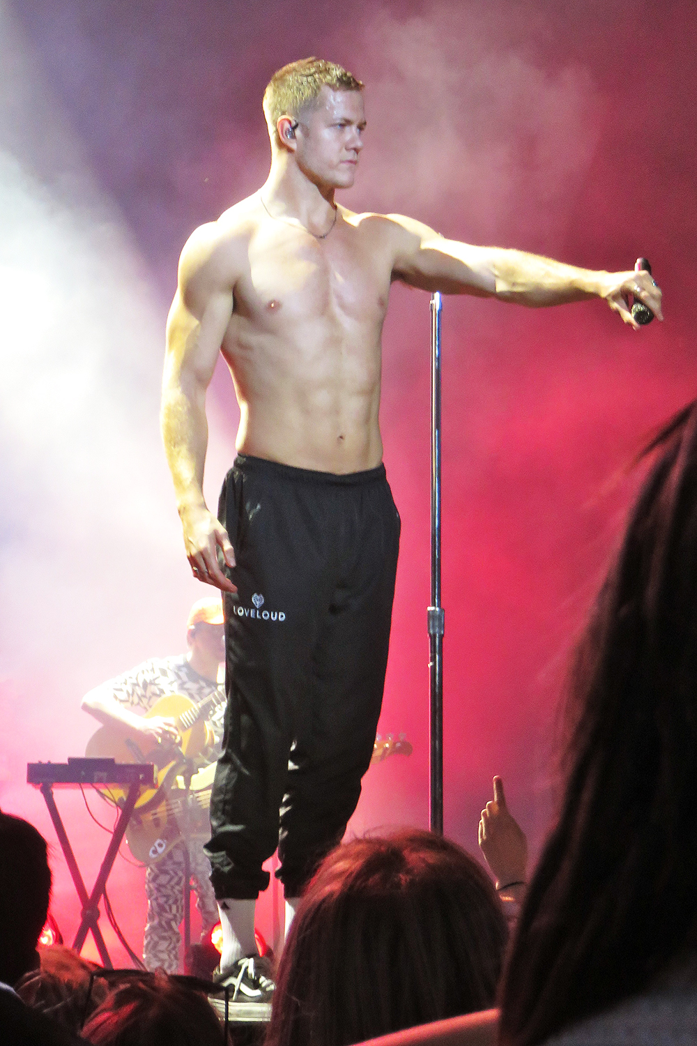 Dan Reynolds shows off Muscular Body while performing Shirtless at Imagine Dragons concert in Toronto