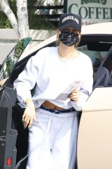 Los Angeles, CA - *EXCLUSIVE* - Model Hailey Bieber drops off her mail-in ballot for the 2020 Presidential Election in L.A. She wore a VOTE face mask for the outing.Pictured: Hailey Bieber BACKGRID USA 20 OCTOBER 2020 BYLINE MUST READ: LESE / BACKGRIDUSA: +1 310 798 9111 / usasales@backgrid.comUK: +44 208 344 2007 / uksales@backgrid.com*UK Clients - Pictures Containing ChildrenPlease Pixelate Face Prior To Publication*