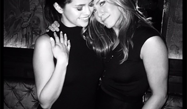 Jennifer Aniston Selena Gomez Hug