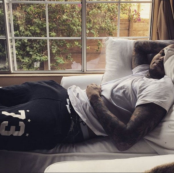 Chris Browns Bulge Picture Singer Posts Boner Photo On Instagram