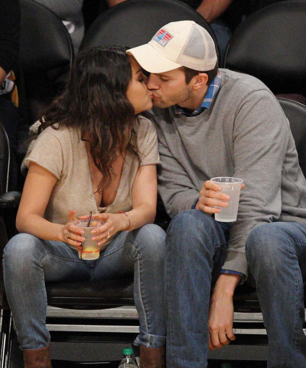 Ashton Kutcher And Mila Kunis Sex Life Is ‘amazing Hollywood Life 9555