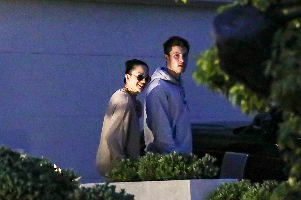 *EXCLUSIVE* Shawn Mendes is back in LA and looks happy to touch base with his boo, Dr. Jocelyn!