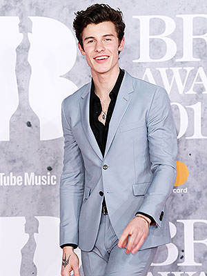 Shawn Mendes: Photos Of The Singer – Hollywood Life