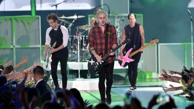5 Seconds Of Summer Kids Choice Awards Performance