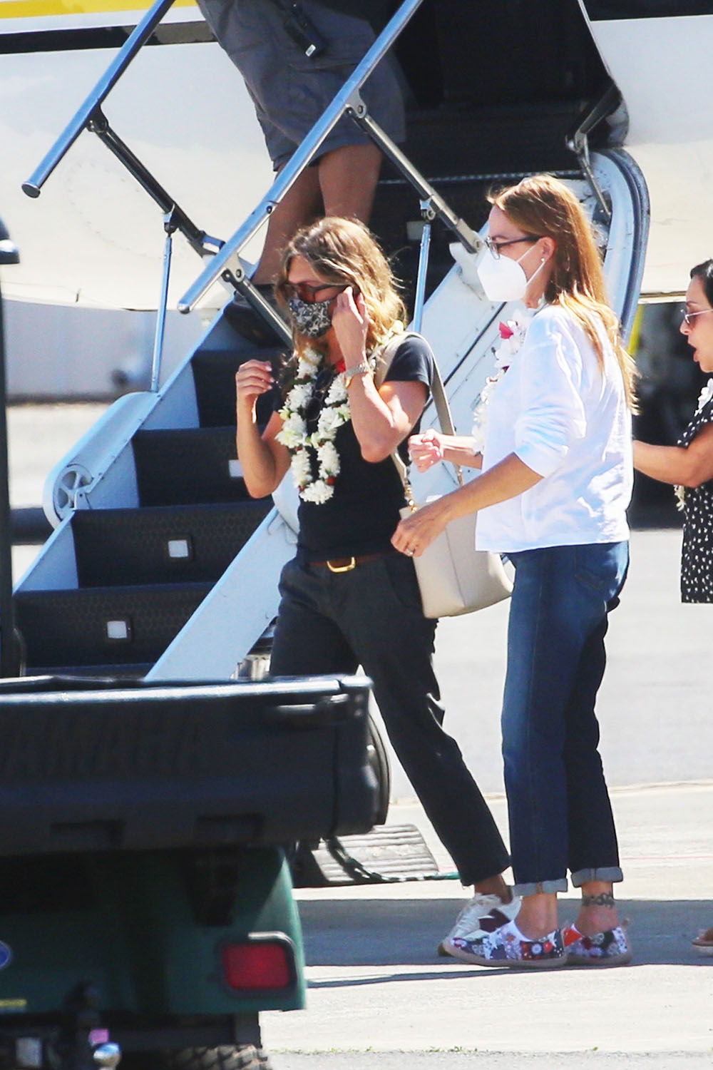 *EXCLUSIVE* Jennifer Aniston leaves Oahu after finishing filming scenes for 'Murder Mystery 2'