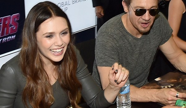 Elizabeth Olsen Jeremy Renner Hooking Up