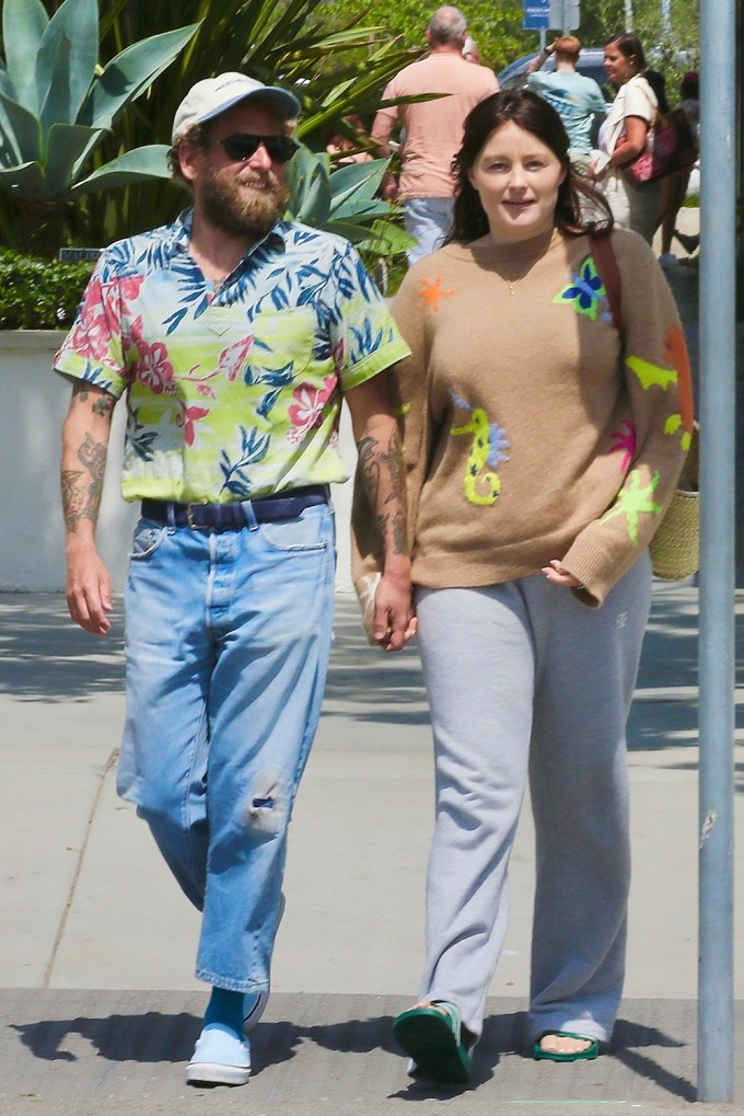 *EXCLUSIVE* Jonah Hill and Olivia Millar spotted hand in hand, enjoying a Stroll in beautiful Malibu