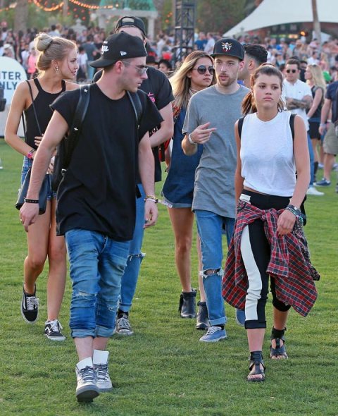 [PICS] Celebrities At Coachella 2015 – Hollywood Life