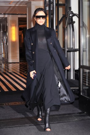 01/24/19 NYC - Victoria Beckham exits her hotel in all black outfit as she heads to do press on Thursday morning January 24th, 2019.Pictured: Victoria BeckhamRef: SPL5057759 240119 NON-EXCLUSIVEPicture by: Luis Yllanes / SplashNews.comSplash News and PicturesLos Angeles: 310-821-2666New York: 212-619-2666London: 0207 644 7656Milan: 02 4399 8577photodesk@splashnews.comWorld Rights