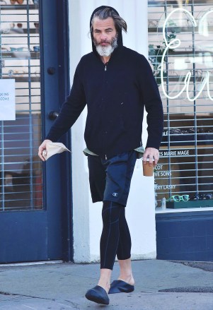 Chris Pine
Chris Pine stops to grab coffee in Studio City, Los Angeles, California, USA - 07 Mar 2022
