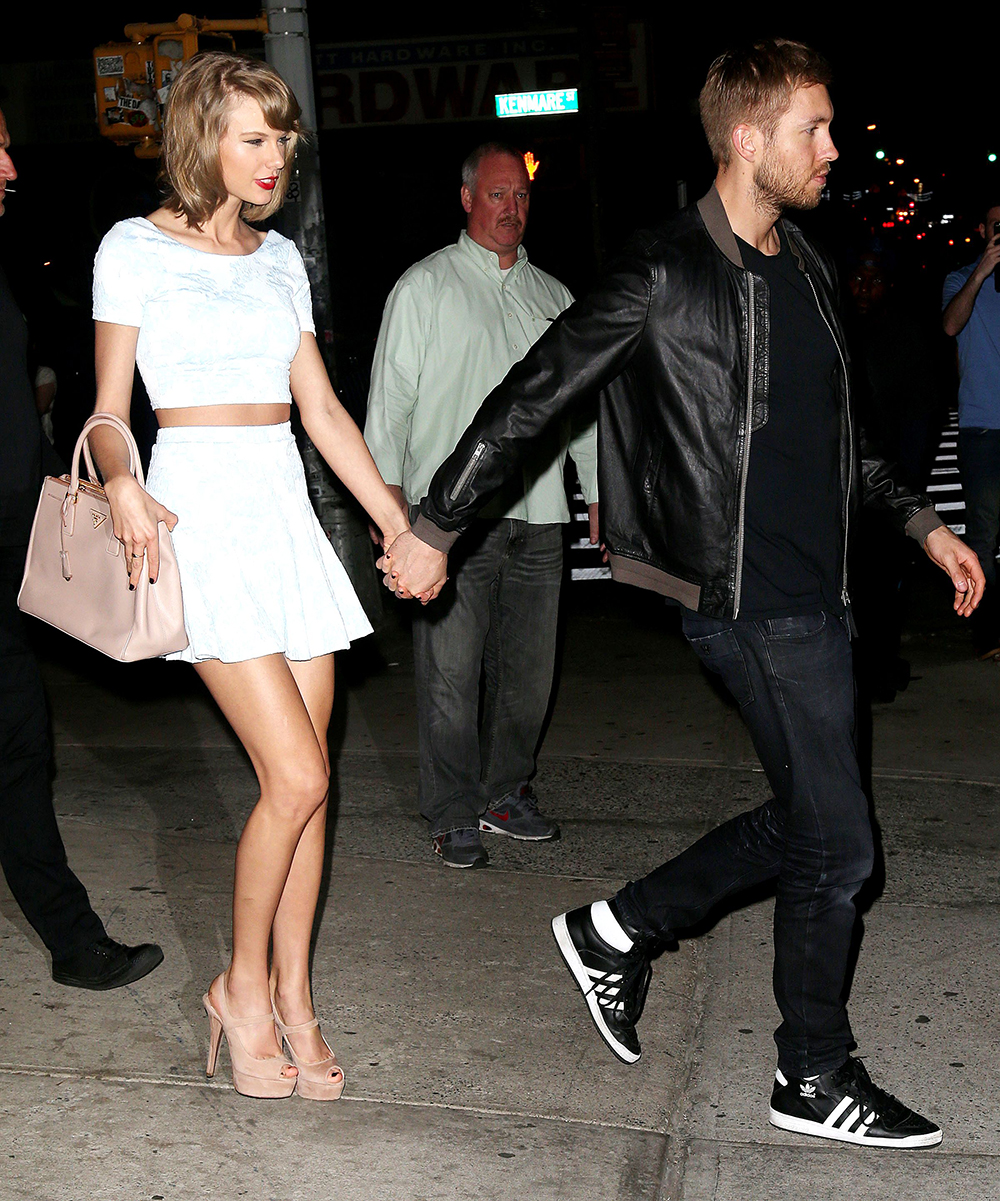 Taylor Swift、Calvin Harris Taylor Swift 和 Calvin Harris 外出散步，美国纽约 - 2015 年 5 月 26 日，Taylor Swift 和 Calvin Harris 手牵手在纽约