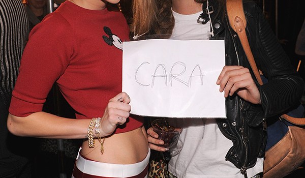 miley cyrus dating cara delevingne