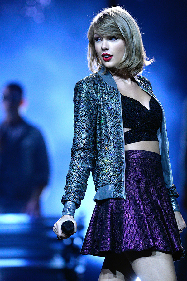 Photos Taylor Swift S 1989 World Tour Outfits Hollywood Life