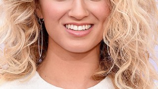Tori Kelly Celebrity Profile