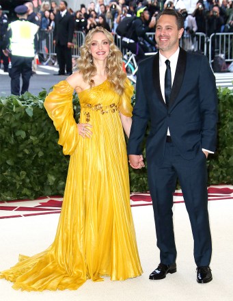 Amanda Seyfried and Thomas Sadoski
The Metropolitan Museum of Art's Costume Institute Benefit celebrating the opening of Heavenly Bodies: Fashion and the Catholic Imagination, Arrivals, New York, USA - 07 May 2018