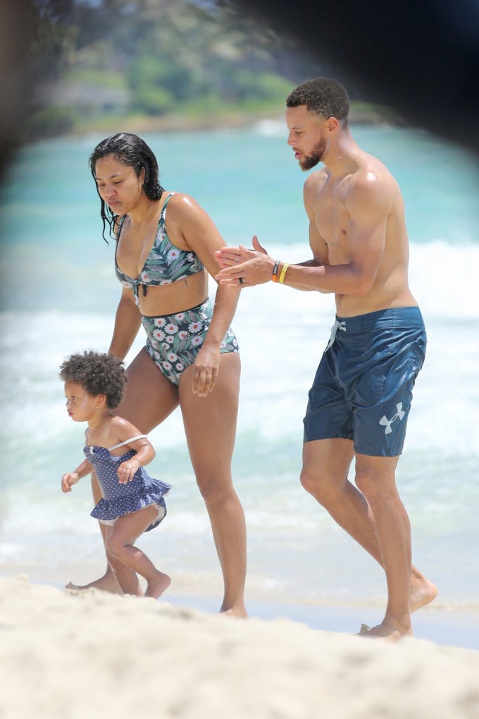 Stephen Curry Family Photos: Golden State Warriors' Star's Cute Fam – Hollywood Life