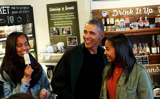 US President Barack Obama goes shopping – DC