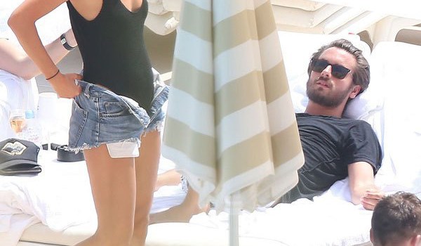 Chloe Bartoli Scott Disick PDA