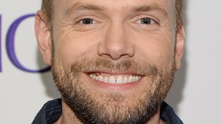 Joel McHale Celebrity Profile