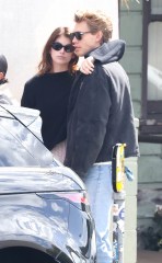 Los Feliz, CA  - *EXCLUSIVE*  - Happy couple, Austin Butler and Kaia Gerber are seen getting cozy as they step out with their dog for lunch in Los Feliz.
The cool looking couple were spotted with their arms around each other and walking a cute white dog while carrying leftovers.

Pictured: Austin Butler, Kaia Gerber

BACKGRID USA 5 MARCH 2022 

USA: +1 310 798 9111 / usasales@backgrid.com

UK: +44 208 344 2007 / uksales@backgrid.com

*UK Clients - Pictures Containing Children
Please Pixelate Face Prior To Publication*