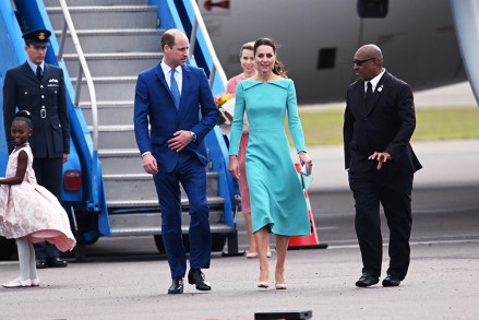 Cambridge Catherine Düşesi ve Prens William Nassau Bahamalar'a varıyor Cambridge Catherine Düşesi ve Prens William Royal Karayip ziyareti - 24 Mart 2022