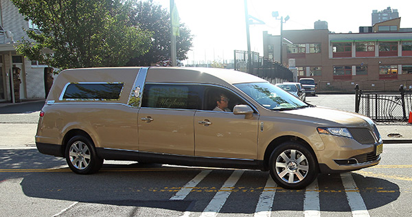 [photos] Bobbi Kristina Brown’s Hearse Arrives For Burial