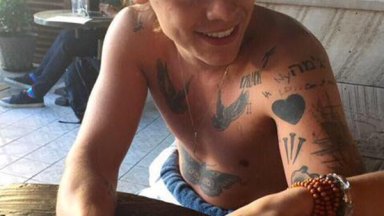 Harry Styles Broken Heart Tattoo