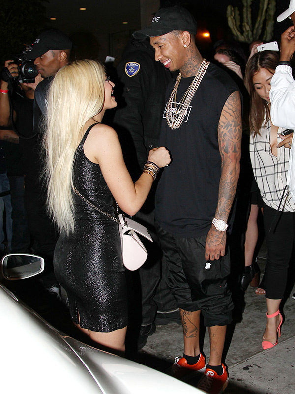 Tyga Kylie Jenner Kiss In P