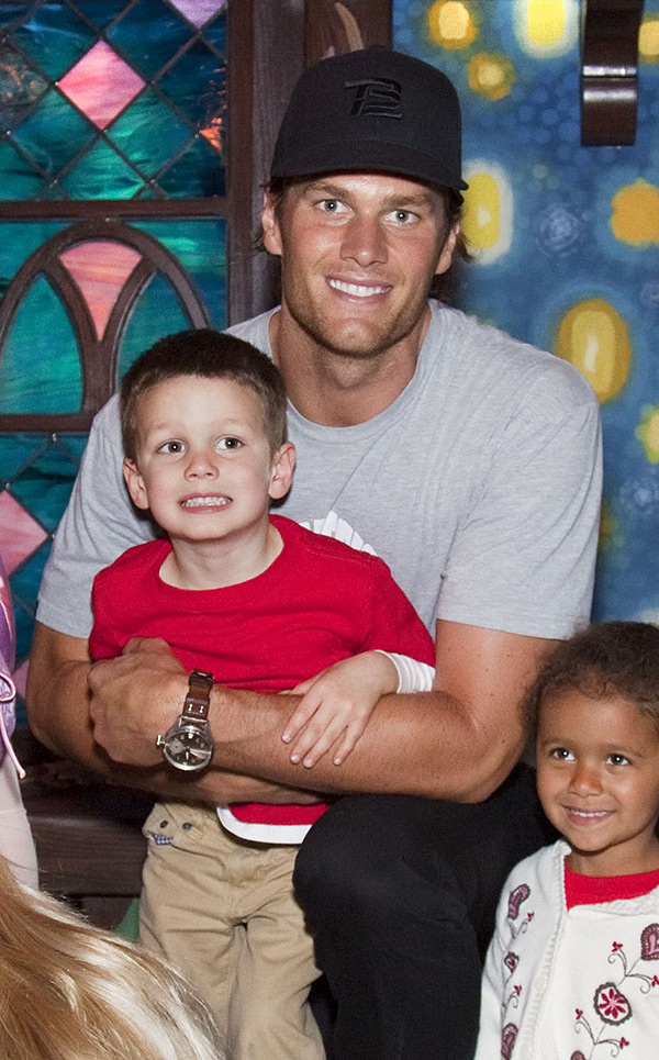 Tom Brady Twins With His And Bridget Moynahan S Son J 5897