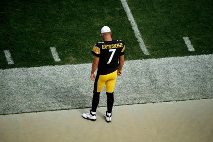 Pittsburgh Steelers quarterback Ben Roethlisberger stands on the sidelines during the second half of a 28-26 loss to the Seattle Seahawks in an NFL football game in Pittsburgh, . Roethlisberger did not play the second half of the game
Seahawks Steelers Football, Pittsburgh, USA - 15 Sep 2019