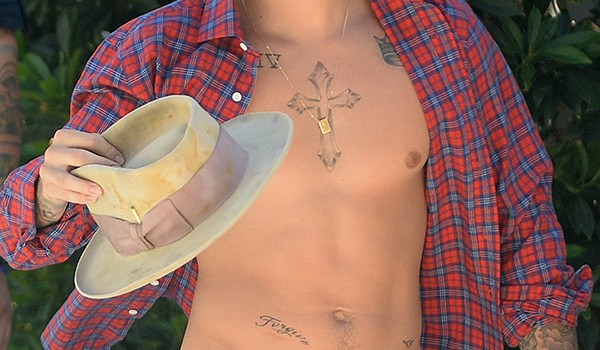 Justin Bieber abs