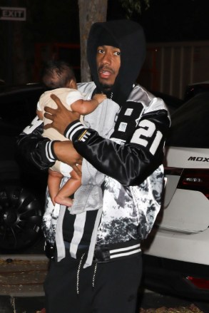 *EXCLUSIVE* Thousand Oaks, CA - Rapper and actor Nick Canon is seen with his newborn baby at his baby's basketball game in Thousand Oaks after announcing baby number 12 is due !  Photo: Nick Canon BACKGRID USA November 4, 2022 US: +1 310 798 9111 / usasales@backgrid.com United Kingdom: +44 208 344 2007 / uksales@backgrid.com *United Kingdom customers - Photo photos with children Please pixelate faces before publishing*