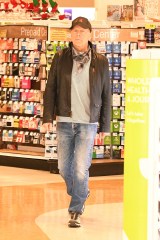 Los Angeles, CA  - *EXCLUSIVE*  - Hollywood A-lister Bruce Willis is spotted walking around Rite-Aid without wearing a mask. The Die Hard star had visited a local Rite-Aid on Sunday afternoon and was asked to cover up by an employee at the pharmacy. The employee noted others in the store had taken notice and were not happy he was walking around without a mask. Bruce had a scarf tied around his neck but refused to cover up and walked out of the store empty handed.

Pictured: Bruce Willis

BACKGRID USA 11 JANUARY 2021 

USA: +1 310 798 9111 / usasales@backgrid.com

UK: +44 208 344 2007 / uksales@backgrid.com

*UK Clients - Pictures Containing Children
Please Pixelate Face Prior To Publication*