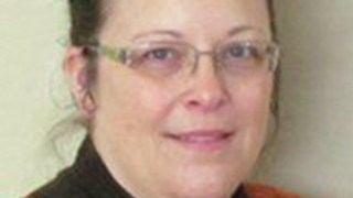 Kim Davis Celebrity Profile