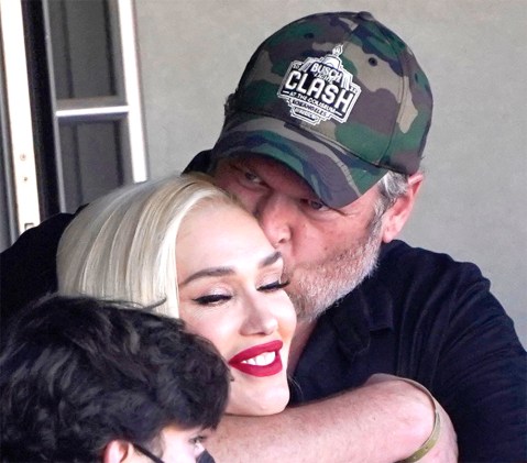 Gwen Stefani & Blake Shelton: Pics of the Couple – Hollywood Life