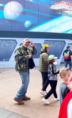 Los Angeles, CA  - *EXCLUSIVE*  - Singer-songwriter Gwen Stefani enjoys some fun with a storm trooper in the Star Wars Galaxy's Edge area of Disneyland in California accompanied by her husband Blake Shelton and the children.

Pictured: Blake Shelton

BACKGRID USA 19 DECEMBER 2022 

BYLINE MUST READ: IMP FEATURES / BACKGRID

USA: +1 310 798 9111 / usasales@backgrid.com

UK: +44 208 344 2007 / uksales@backgrid.com

*UK Clients - Pictures Containing Children
Please Pixelate Face Prior To Publication*