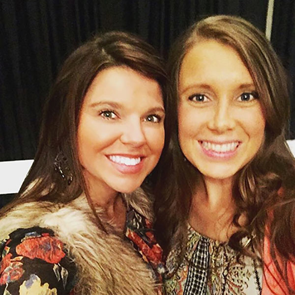 Anna Duggar Smiles In Pic With Cousin Amy: Not Upset About ...