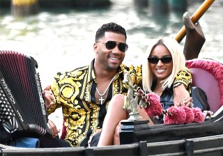 Venice, ITALY - Singer Ciara and husband Russell Wilson pictured loved up and packing on the PDA while enjoying Gondola ride in Venice! Pictured: Russel Wilson, Ciara BACKGRID USA 1 JULY 2021 BYLINE MUST READ: Cobra Team / BACKGRID USA: +1 310 798 9111 / usasales@backgrid.com UK: +44 208 344 2007 / uksales@backgrid.com *UK Clients - Pictures Containing Children Please Pixelate Face Prior To Publication*