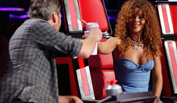 Blake Shelton Rihanna Flirting