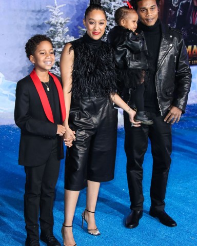 HOLLYWOOD, LOS ANGELES, CALIFORNIA, USA - DECEMBER 09: World Premiere Of Columbia Pictures' 'Jumanji: The Next Level' held at the TCL Chinese Theatre IMAX on December 9, 2019 in Hollywood, Los Angeles, California, United States. 09 Dec 2019 Pictured: Cree Hardrict, Tia Mowry-Hardrict, Cory Hardrict, Cairo Tiahna Hardrict. Photo credit: Xavier Collin/Image Press Agency / MEGA TheMegaAgency.com +1 888 505 6342 (Mega Agency TagID: MEGA565500_050.jpg) [Photo via Mega Agency]