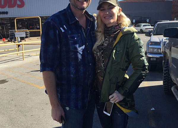 Gwen Stefani’s Parents Love Blake Shelton: She’s Got A ‘Loving’ Guy In ...