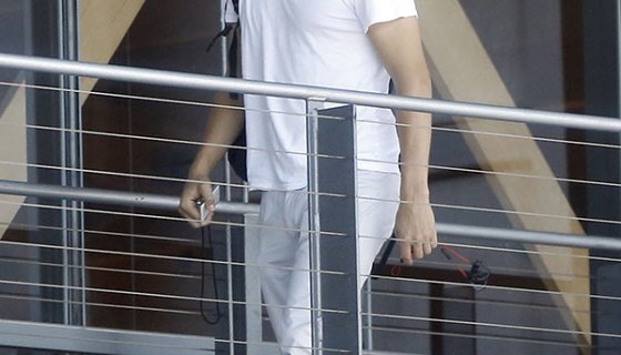 Ashton Kutcher Massage