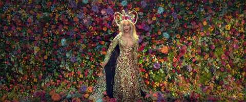 [PHOTOS] ‘Hymn For The Weekend’ Video: Pics Of Beyonce & Coldplay’s ...