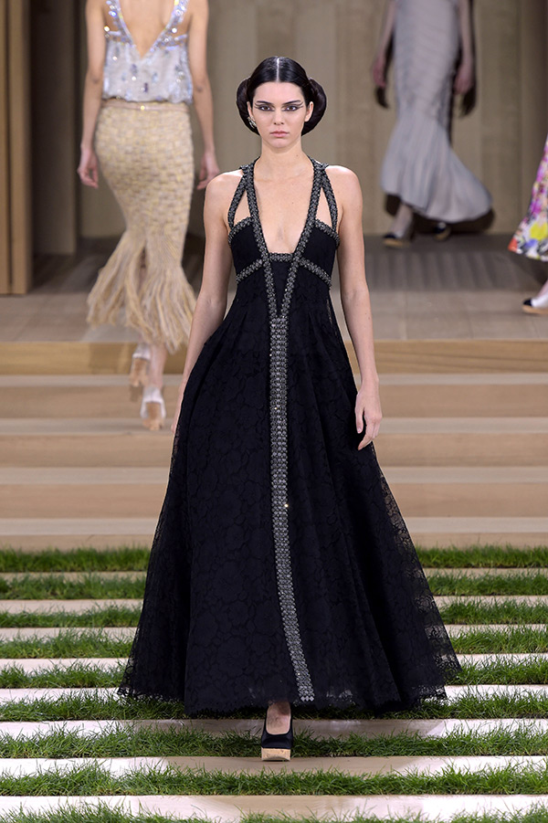 PICS] Chanel Haute Couture At Paris Fashion Week Spring/Summer