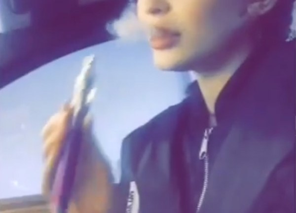 [video] Kylie Jenner Smoking Weed Fans Freak After She Smokes Vape Pen