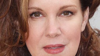 Elizabeth Perkins Celebrity Bio