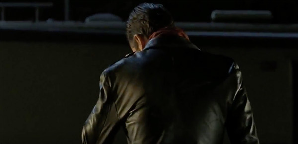 negan-finally-revealed-in-the-walking-dead-ftr