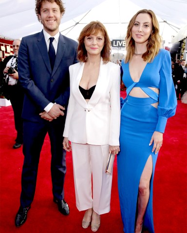 Jack Henry Robbins, Susan Sarandon, Eva Amurri
The 22nd Annual Screen Actors Guild Awards, Arrivals, Los Angeles, America - 30 Jan 2016
WEARING MAX-MARA